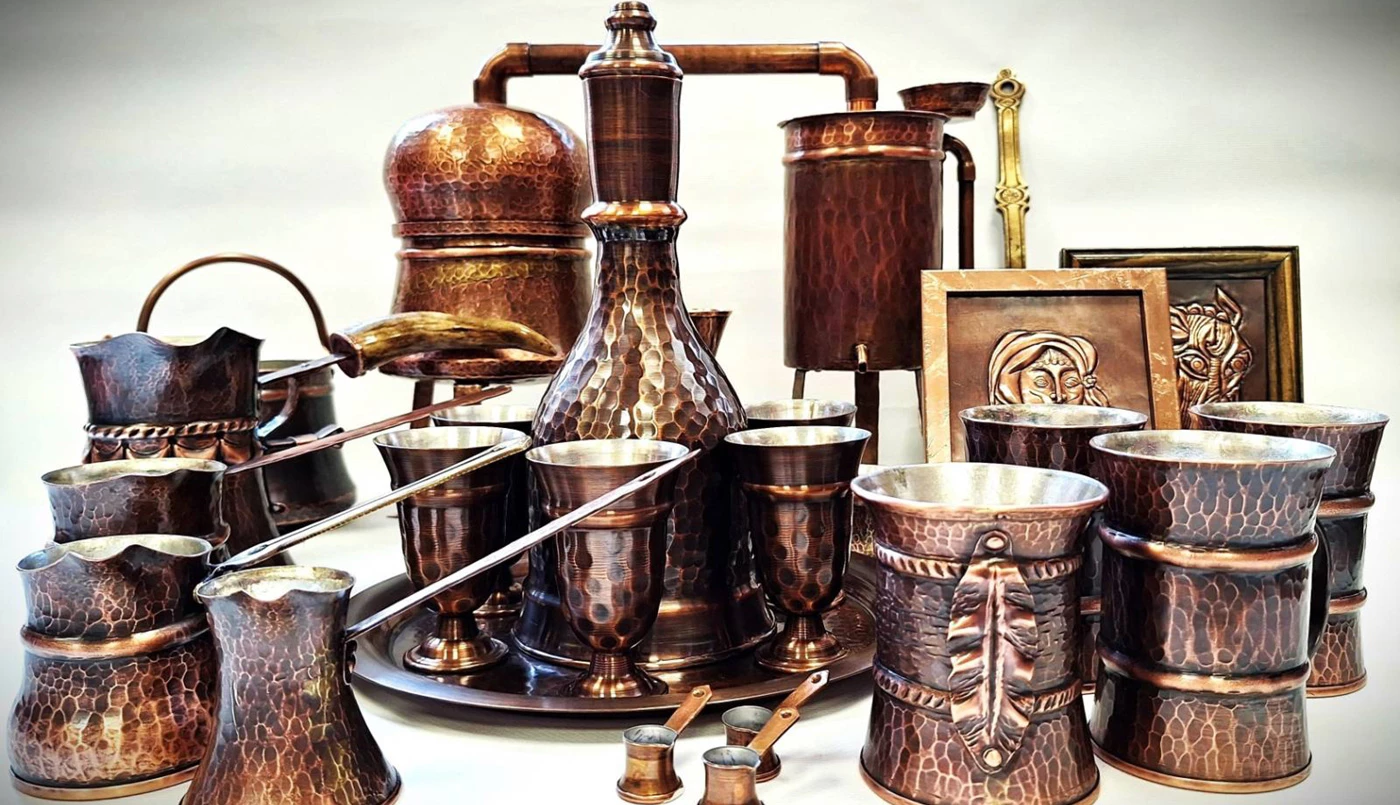 Изделия от кована мед