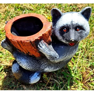 Градинска фигура "Енот кашпа"