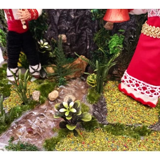 Макет "Мома с менци" 30см./17см./30см.