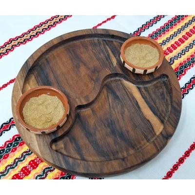 Танур от орех с 2 различни лица